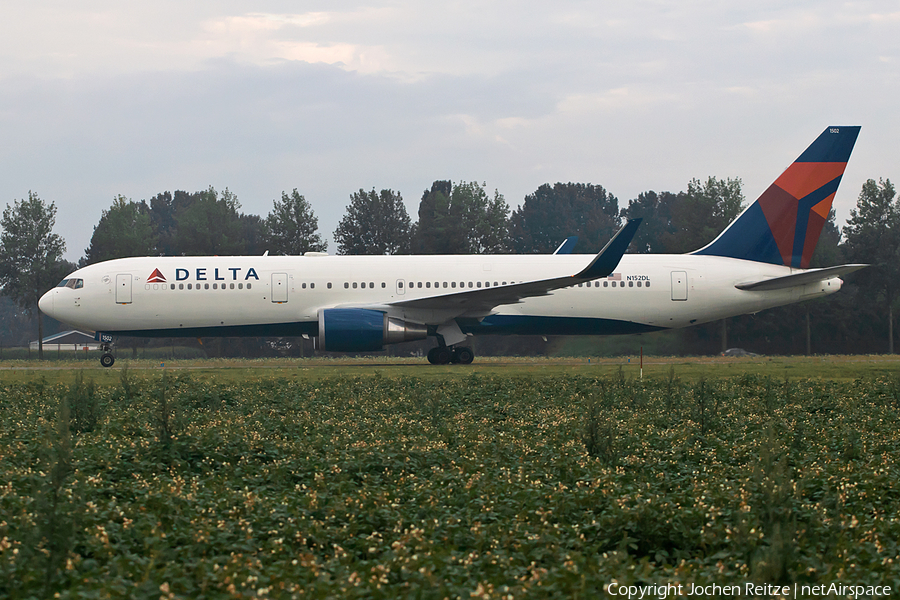 Delta Air Lines Boeing 767-3P6(ER) (N152DL) | Photo 179605