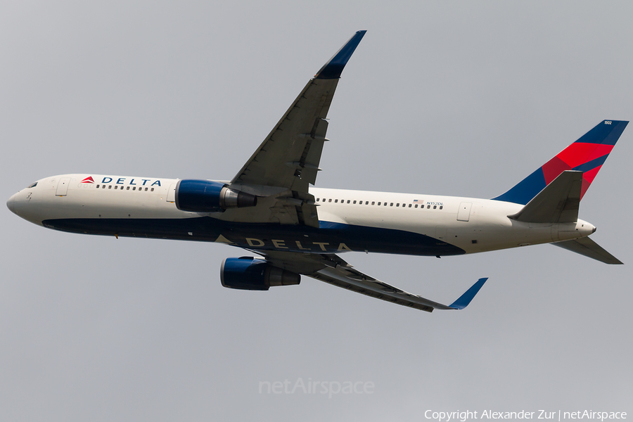 Delta Air Lines Boeing 767-3P6(ER) (N152DL) | Photo 344350