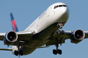 Delta Air Lines Boeing 767-3P6(ER) (N152DL) at  Manchester - International (Ringway), United Kingdom