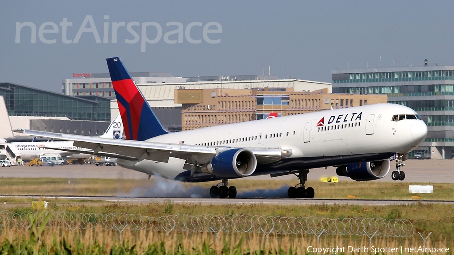 Delta Air Lines Boeing 767-3P6(ER) (N152DL) | Photo 171895