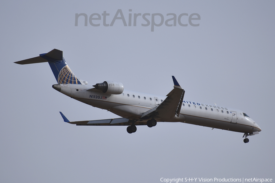 United Express (GoJet Airlines) Bombardier CRJ-701ER (N152GJ) | Photo 135071