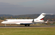 NetJets Bombardier BD-700-1A10 Global 6000 (N152QS) at  London - Luton, United Kingdom