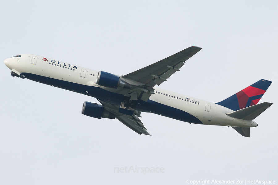 Delta Air Lines Boeing 767-3P6(ER) (N154DL) | Photo 140661