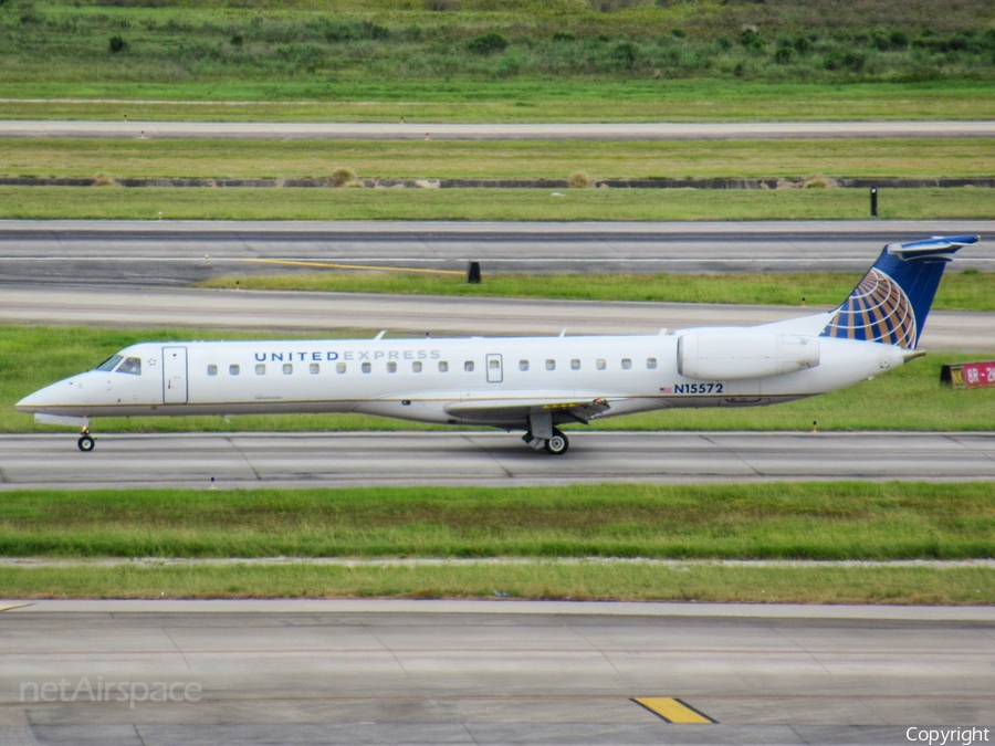 United Express (ExpressJet Airlines) Embraer ERJ-145LR (N15572) | Photo 351883