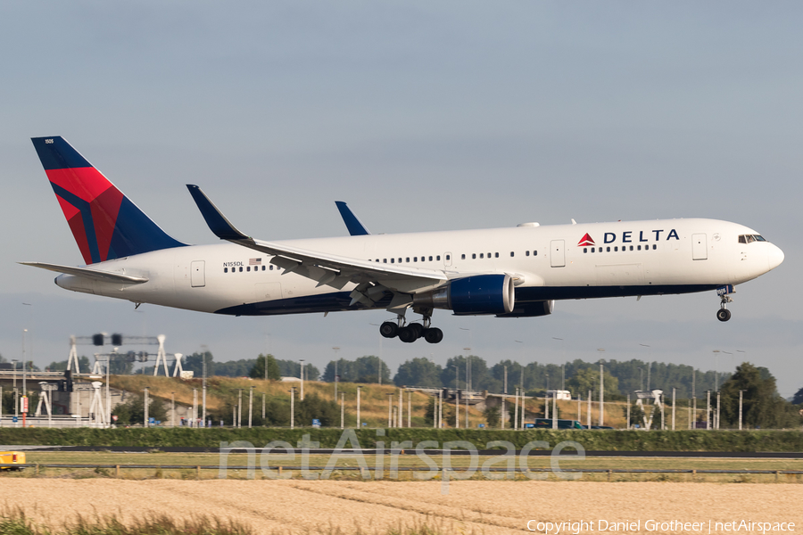 Delta Air Lines Boeing 767-3P6(ER) (N155DL) | Photo 255805