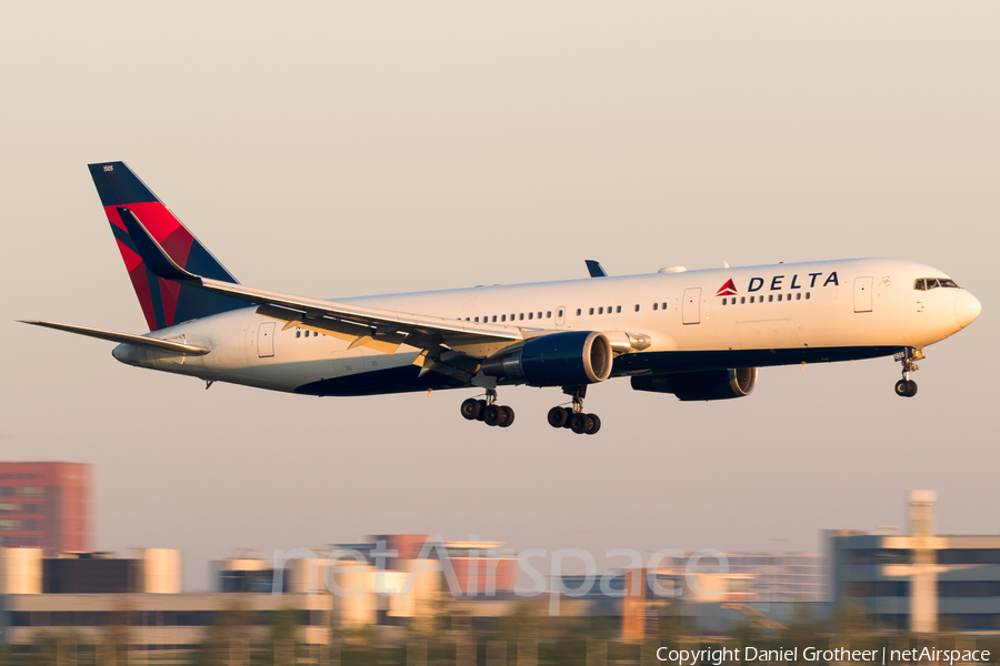 Delta Air Lines Boeing 767-3P6(ER) (N155DL) | Photo 331411