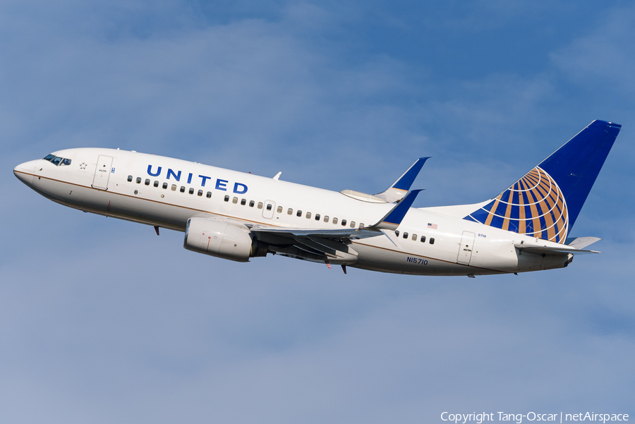 United Airlines Boeing 737-724 (N15710) | Photo 470331