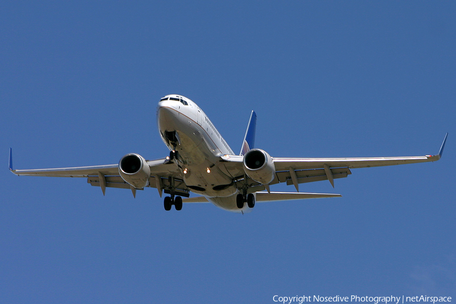 Continental Airlines Boeing 737-724 (N15712) | Photo 3205