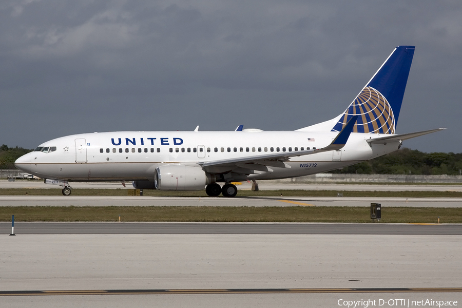 United Airlines Boeing 737-724 (N15712) | Photo 422597