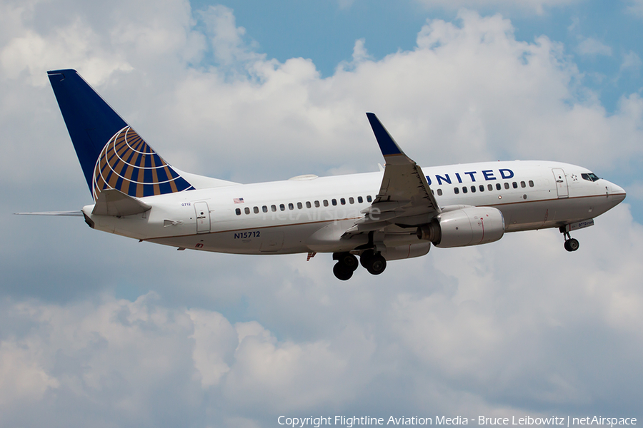 United Airlines Boeing 737-724 (N15712) | Photo 95753
