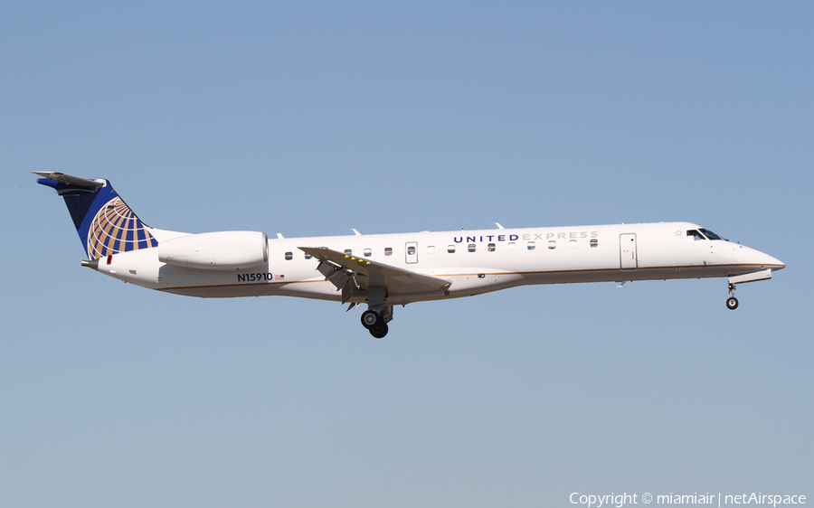 United Express (ExpressJet Airlines) Embraer ERJ-145LR (N15910) | Photo 1280
