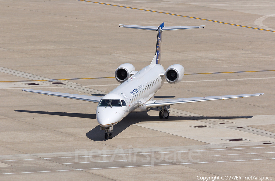 United Express (ExpressJet Airlines) Embraer ERJ-145LR (N15941) | Photo 3367