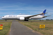 United Airlines Boeing 787-9 Dreamliner (N15969) at  Amsterdam - Schiphol, Netherlands