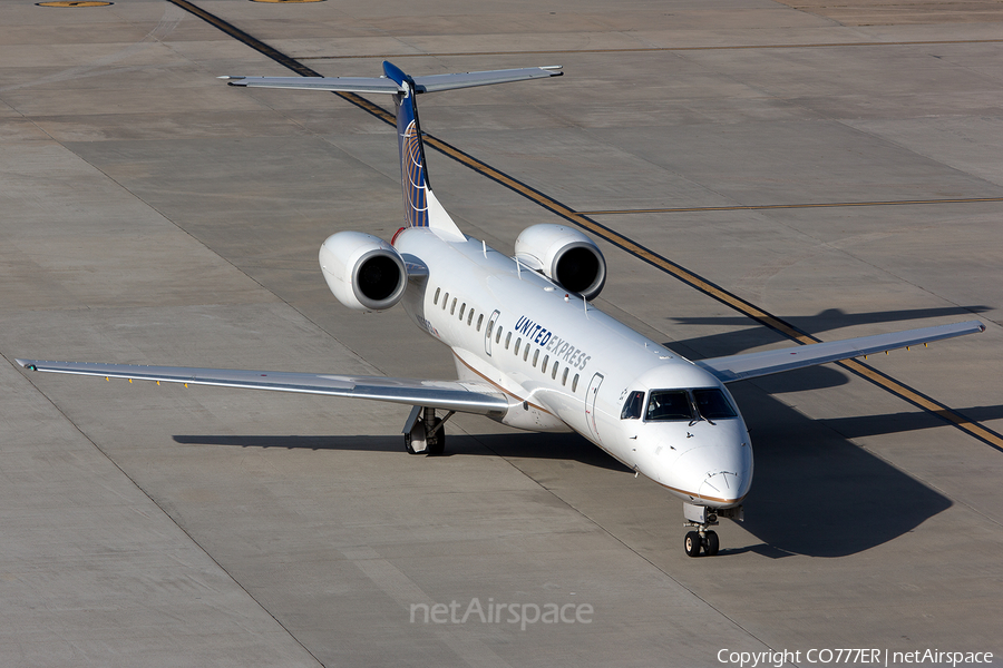 United Express (ExpressJet Airlines) Embraer ERJ-145LR (N15983) | Photo 14241