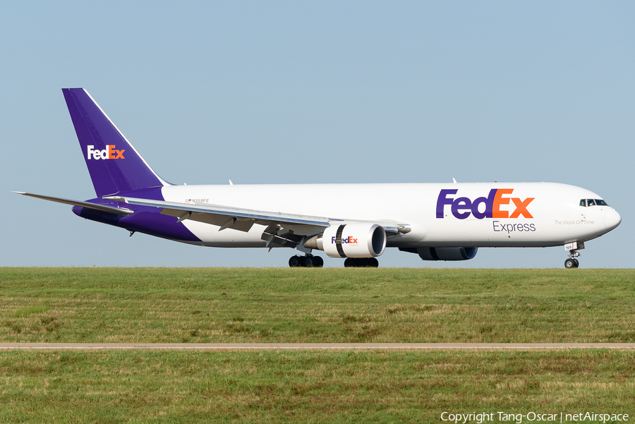 FedEx Boeing 767-3S2F(ER) (N159FE) | Photo 480972