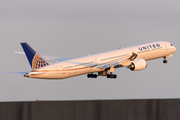 United Airlines Boeing 787-10 Dreamliner (N16009) at  Newark - Liberty International, United States