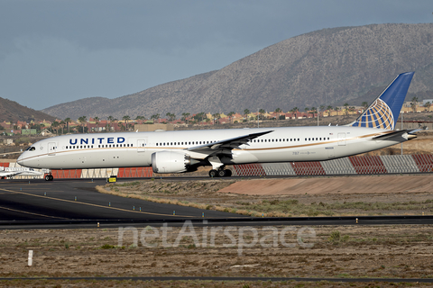 United Airlines Boeing 787-10 Dreamliner (N16009) at  Tenerife Sur - Reina Sofia, Spain