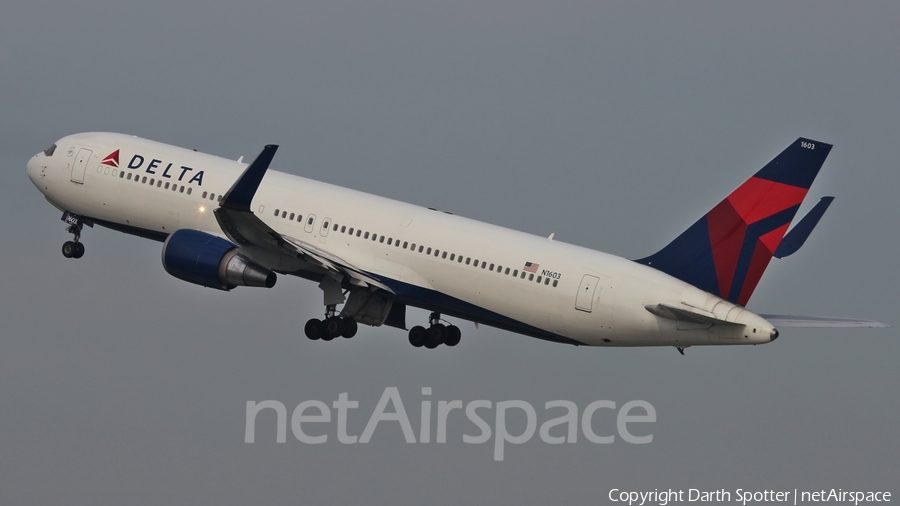 Delta Air Lines Boeing 767-332(ER) (N1603) | Photo 216396