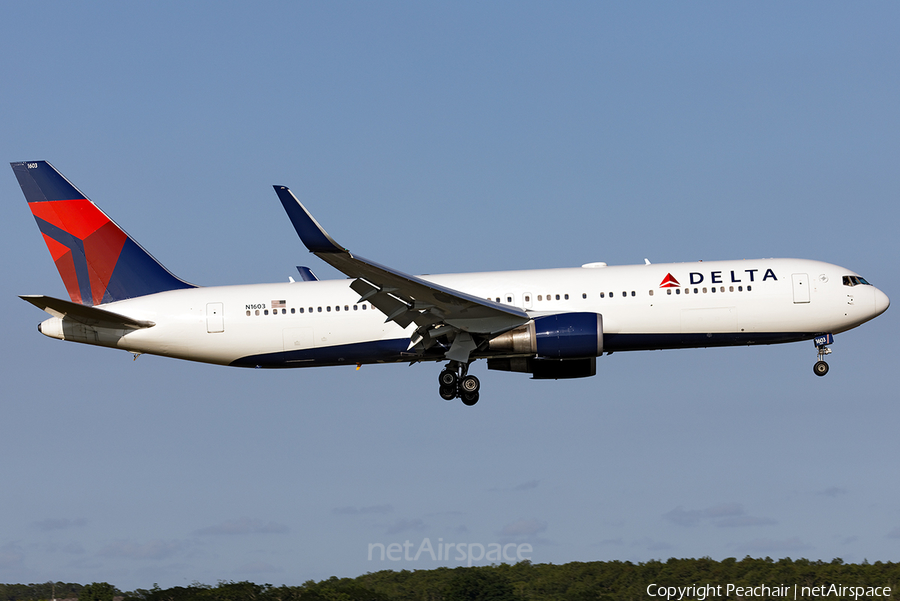 Delta Air Lines Boeing 767-332(ER) (N1603) | Photo 323644