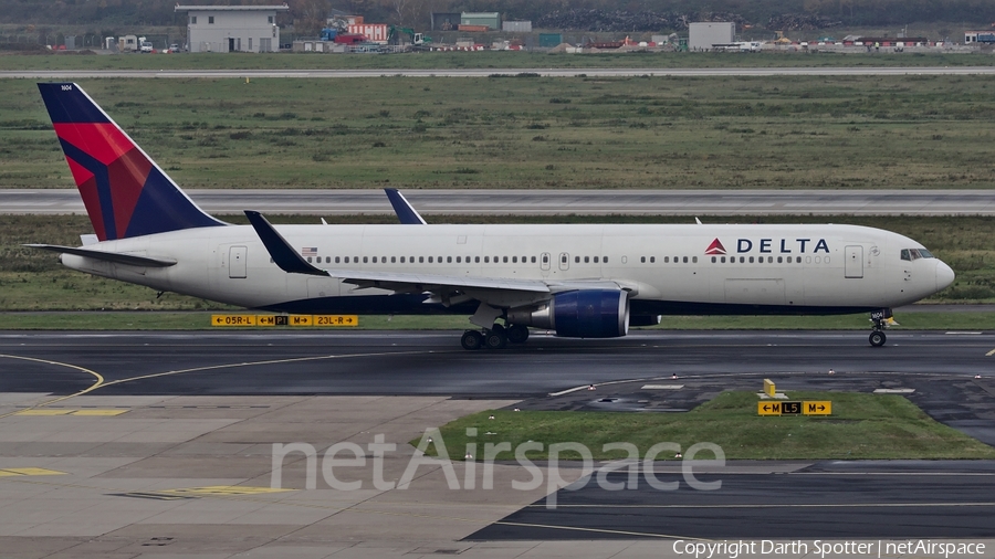 Delta Air Lines Boeing 767-332(ER) (N1604R) | Photo 224403