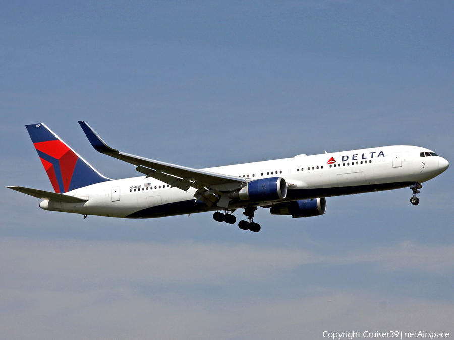 Delta Air Lines Boeing 767-332(ER) (N1604R) | Photo 156137