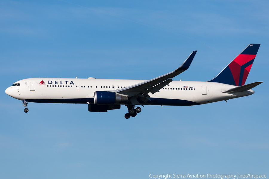Delta Air Lines Boeing 767-332(ER) (N1605) | Photo 330595
