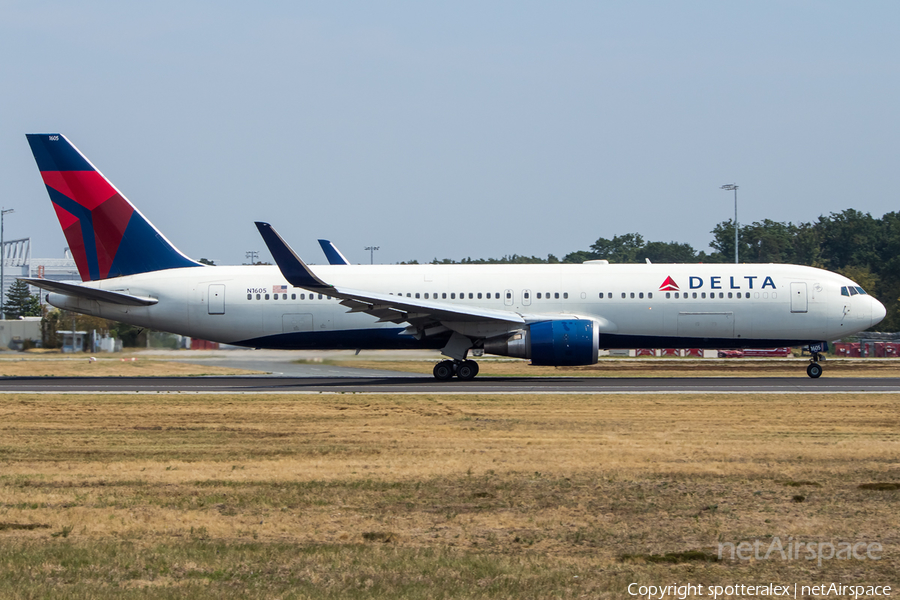 Delta Air Lines Boeing 767-332(ER) (N1605) | Photo 103600