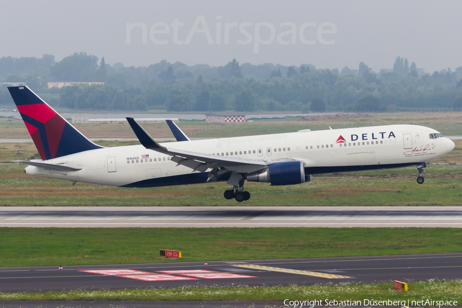 Delta Air Lines Boeing 767-332(ER) (N16065) | Photo 119898