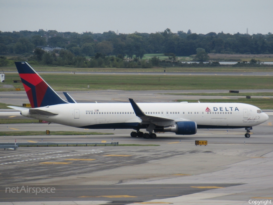 Delta Air Lines Boeing 767-332(ER) (N16065) | Photo 583756