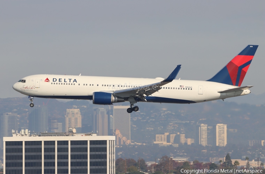 Delta Air Lines Boeing 767-332(ER) (N16065) | Photo 681575