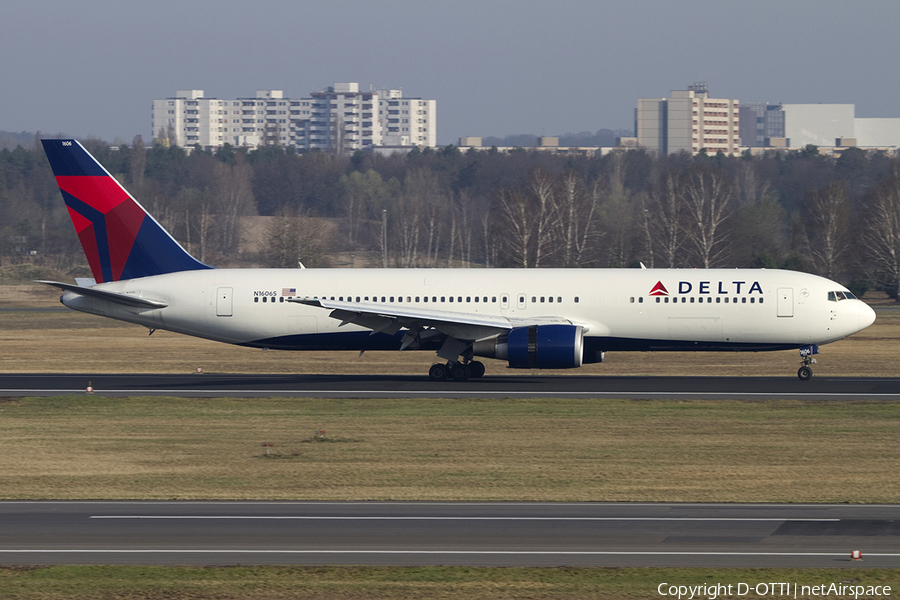 Delta Air Lines Boeing 767-332(ER) (N16065) | Photo 347483