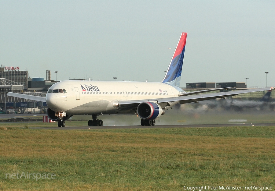 Delta Air Lines Boeing 767-332(ER) (N1607B) | Photo 25288