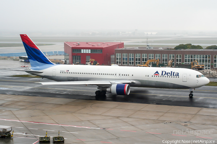 Delta Air Lines Boeing 767-332(ER) (N1609) | Photo 278924