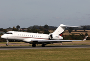 NetJets Bombardier BD-700-1A10 Global 6000 (N160QS) at  London - Luton, United Kingdom