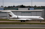 NetJets Bombardier BD-700-1A10 Global 6000 (N160QS) at  London - Luton, United Kingdom