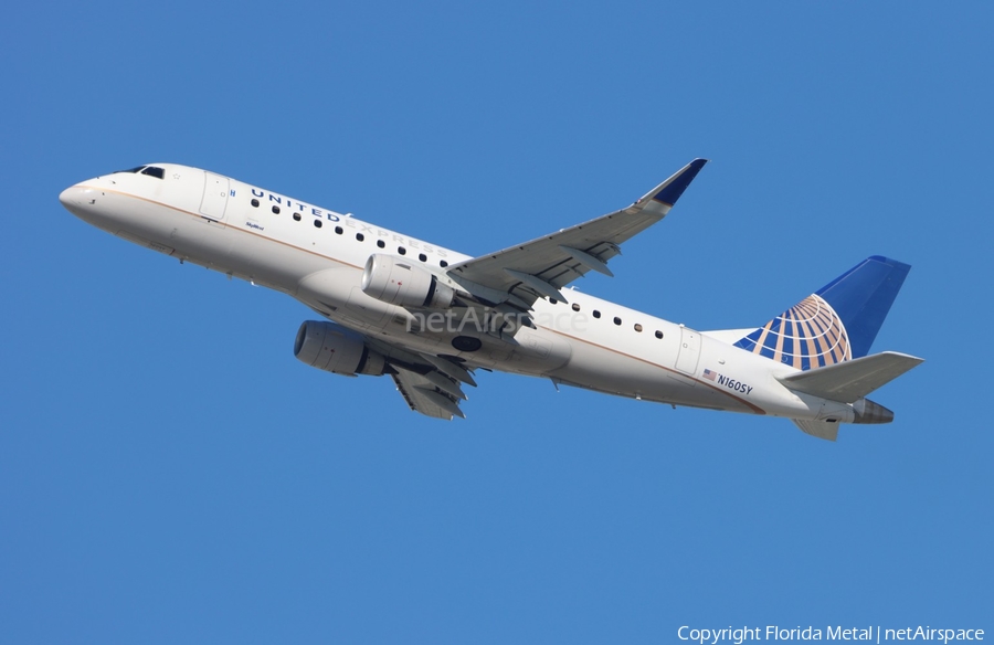 United Express (SkyWest Airlines) Embraer ERJ-175LR (ERJ-170-200LR) (N160SY) | Photo 660316