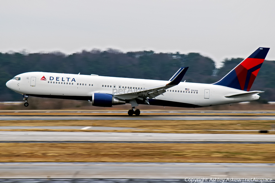 Delta Air Lines Boeing 767-332(ER) (N1610D) | Photo 137112