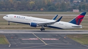 Delta Air Lines Boeing 767-332(ER) (N1610D) at  Dusseldorf - International, Germany