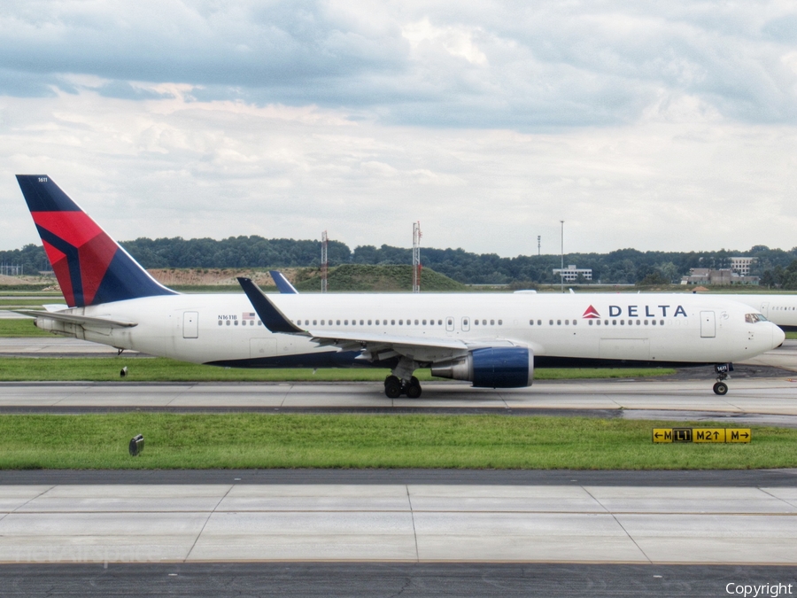 Delta Air Lines Boeing 767-332(ER) (N1611B) | Photo 347423