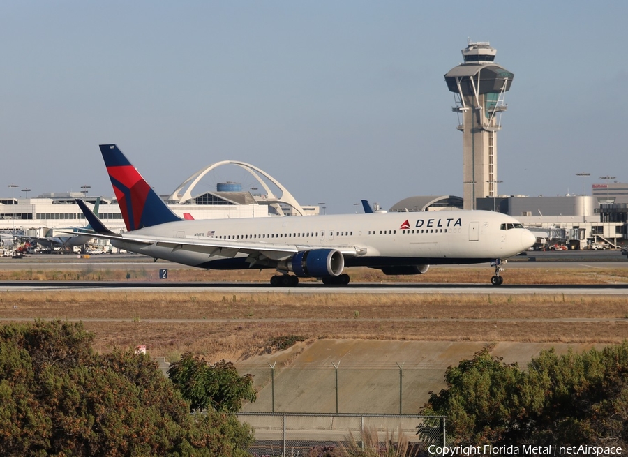 Delta Air Lines Boeing 767-332(ER) (N1611B) | Photo 327318