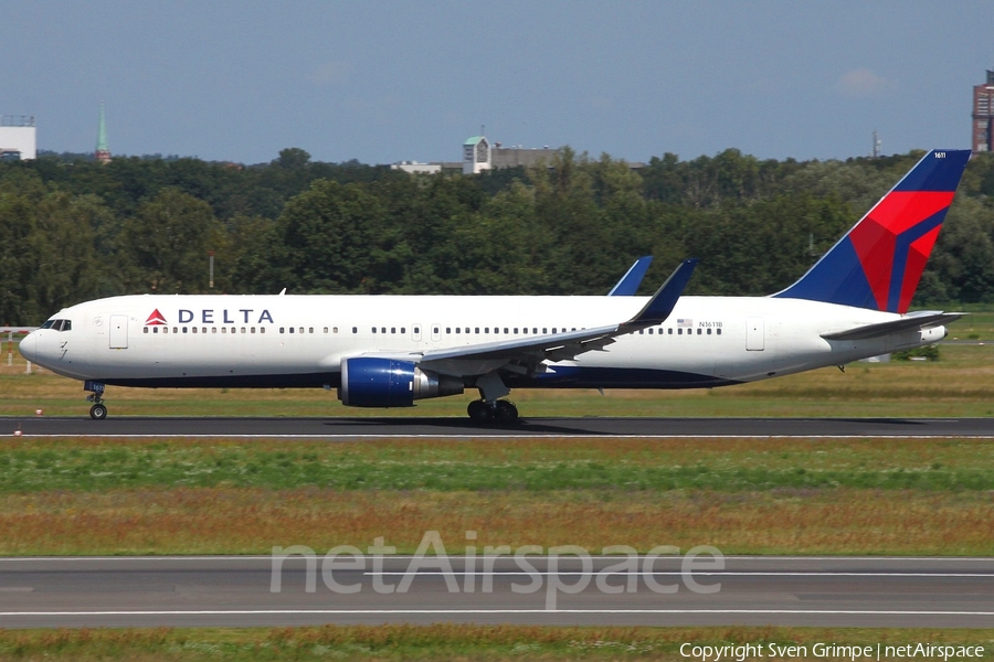 Delta Air Lines Boeing 767-332(ER) (N1611B) | Photo 32158
