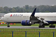 Delta Air Lines Boeing 767-332(ER) (N1611B) at  Warsaw - Frederic Chopin International, Poland