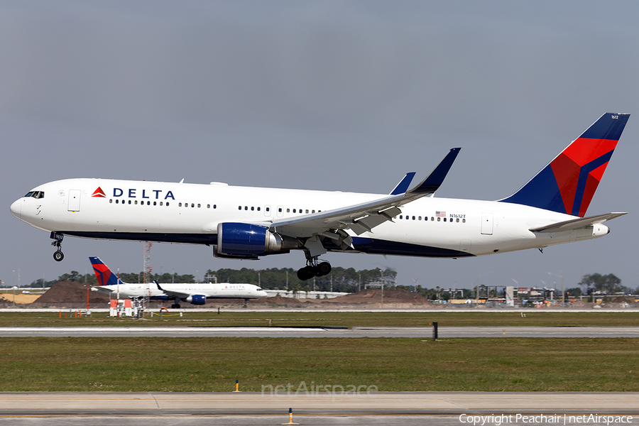 Delta Air Lines Boeing 767-332(ER) (N1612T) | Photo 317000