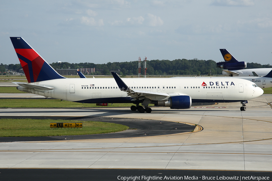 Delta Air Lines Boeing 767-322(ER) (N1613B) | Photo 105826