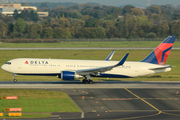 Delta Air Lines Boeing 767-322(ER) (N1613B) at  Dusseldorf - International, Germany