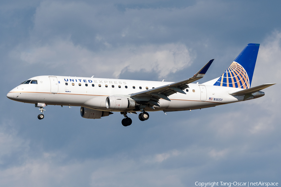 United Express (SkyWest Airlines) Embraer ERJ-175LR (ERJ-170-200LR) (N161SY) | Photo 458894