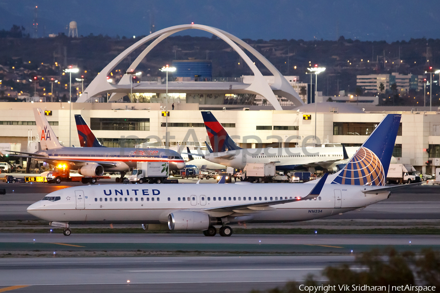 United Airlines Boeing 737-824 (N16234) | Photo 18570