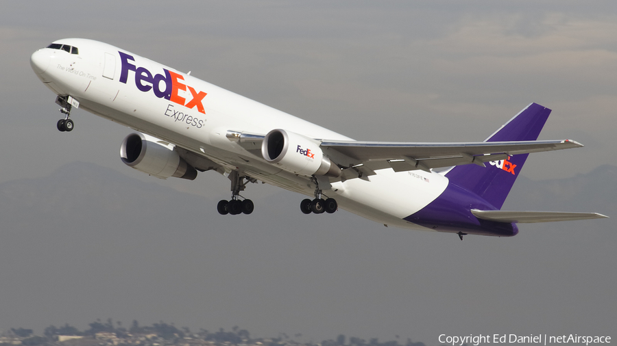 FedEx Boeing 767-3S2F(ER) (N163FE) | Photo 359972