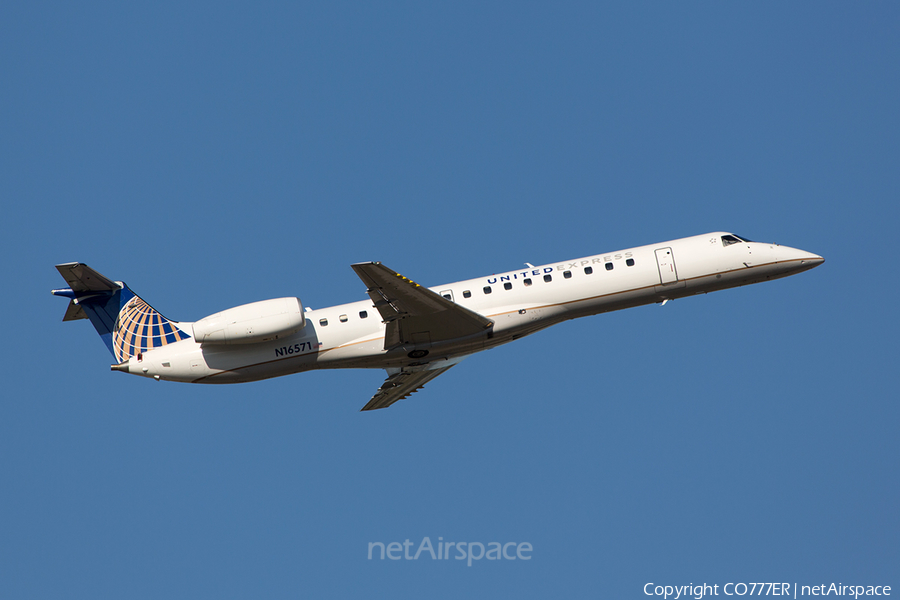 United Express (ExpressJet Airlines) Embraer ERJ-145LR (N16571) | Photo 107800