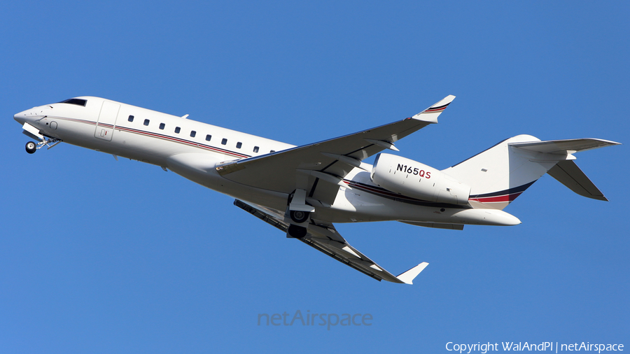 NetJets Bombardier BD-700-1A10 Global 6000 (N165QS) | Photo 536991